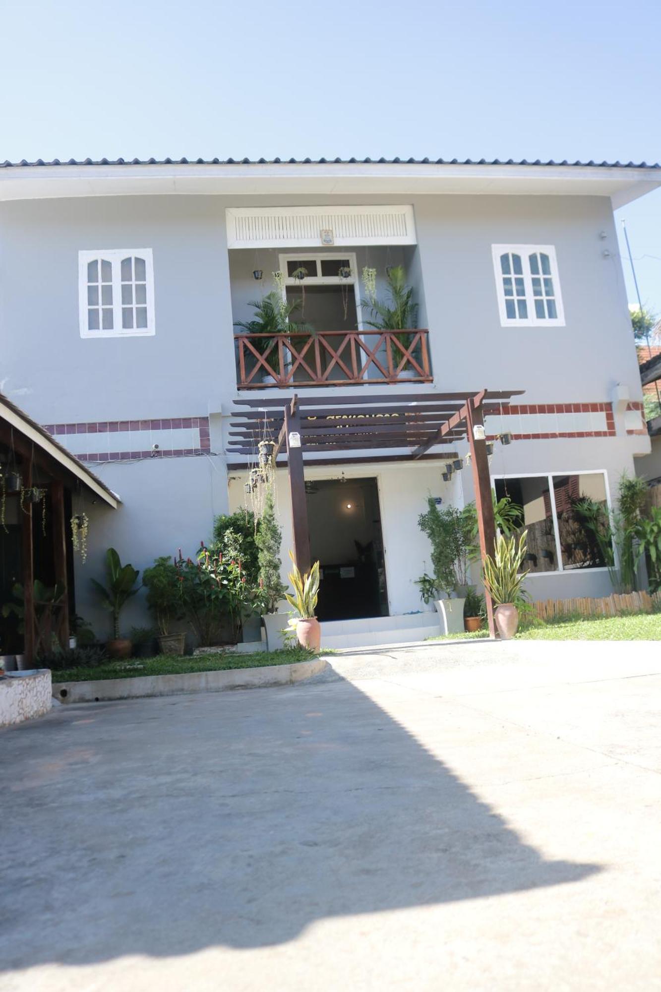 Moon'S House Luangprabang Hotel Екстериор снимка